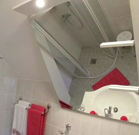 هتل Gästehaus Lisa