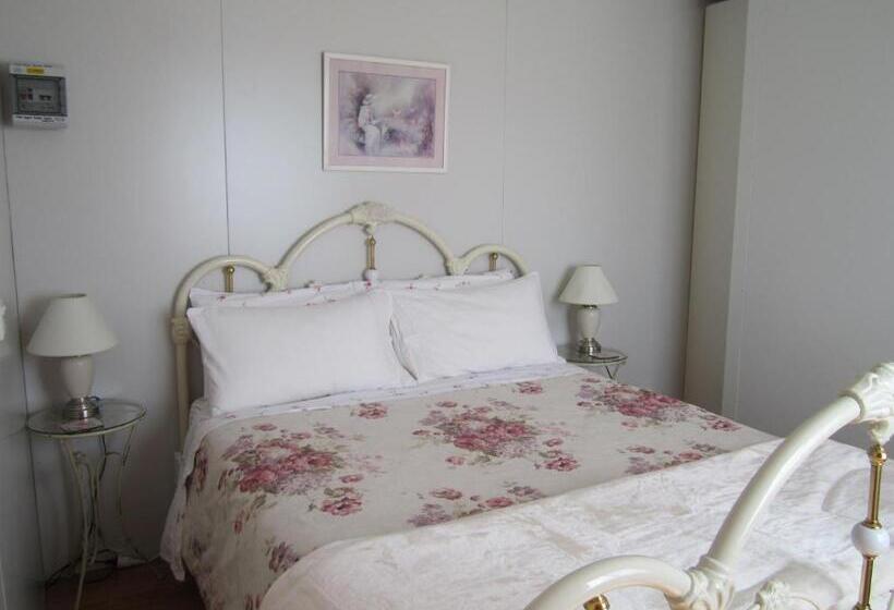 Отель Lavendale Country Retreat