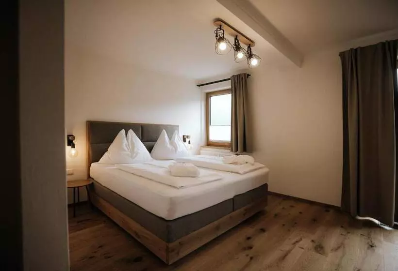 ペンション Forstauerwirt Hotel & Restaurant