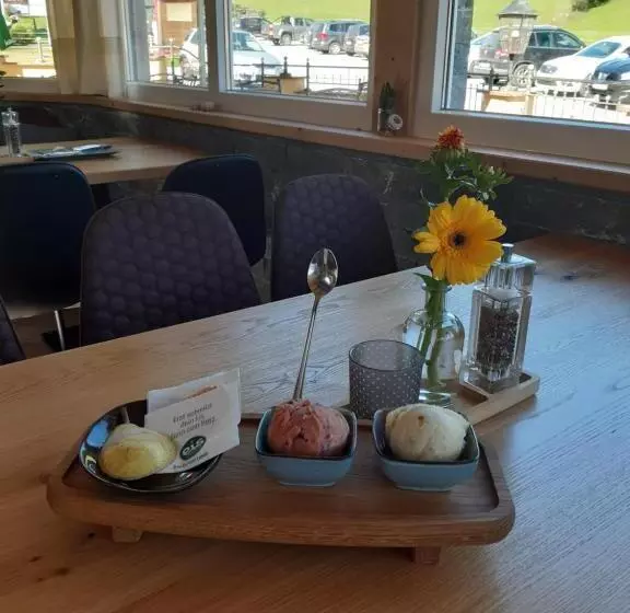 ペンション Forstauerwirt Hotel & Restaurant