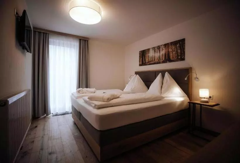 ペンション Forstauerwirt Hotel & Restaurant