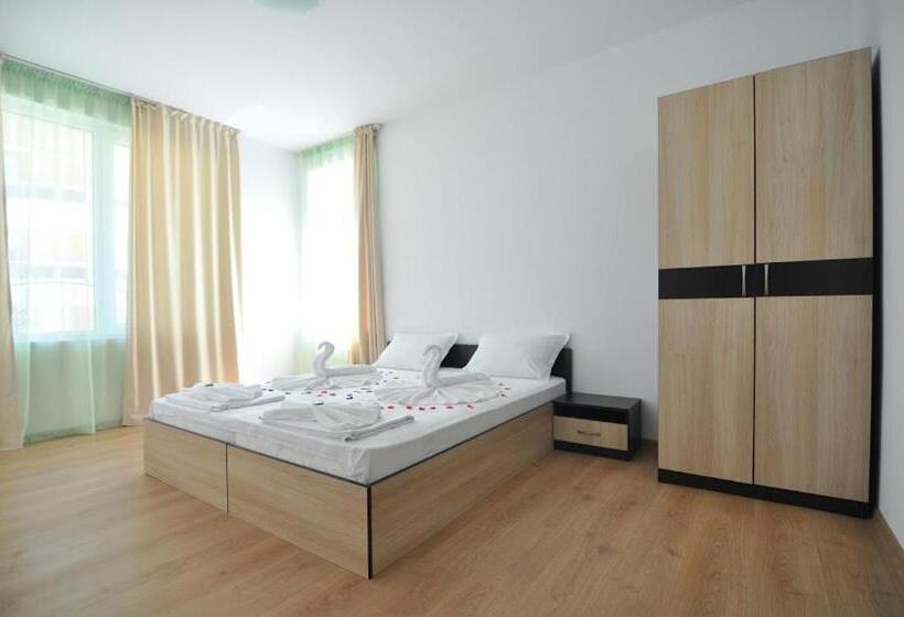 פנסיון Guest House Ask