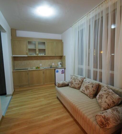 פנסיון Guest House Ask