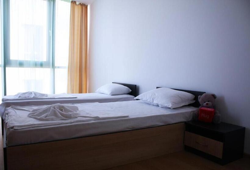 פנסיון Guest House Ask