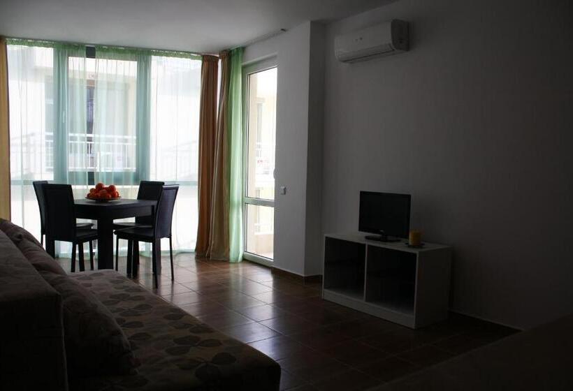 פנסיון Guest House Ask