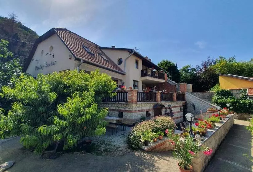 Majatalo Paulay Borház és Vendégház