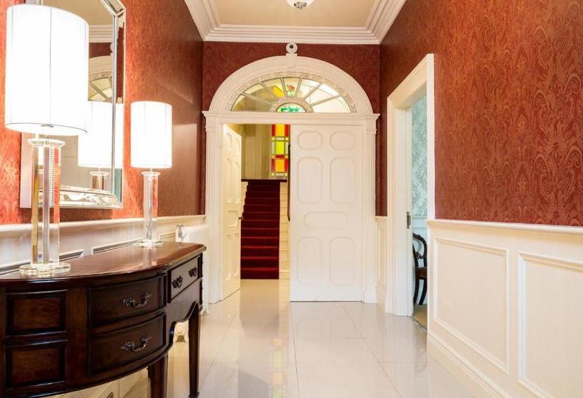 بنسيون The Park Georgian House