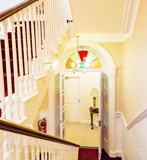 بنسيون The Park Georgian House