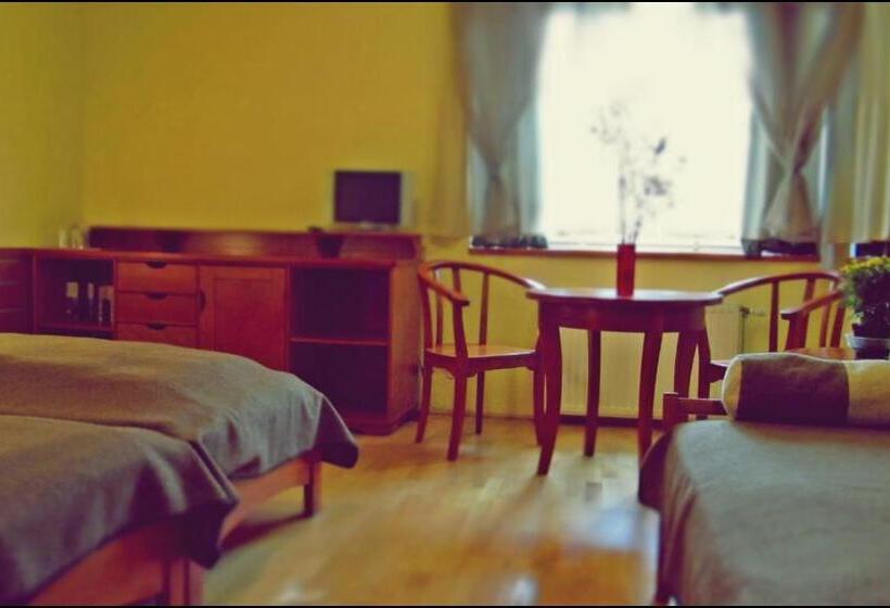 پانسیون The Zen Hostel Posticum