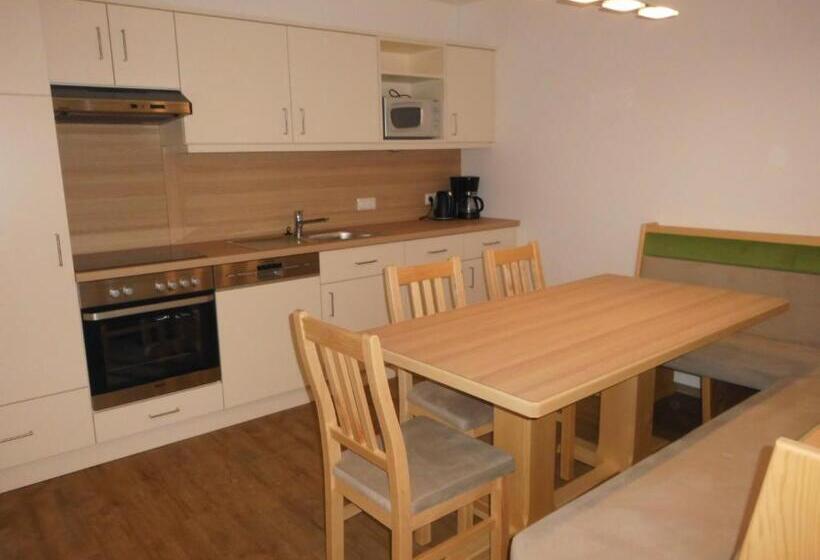 פנסיון Zimmer & Appartements Schwarzenbacher Sonja & Konrad