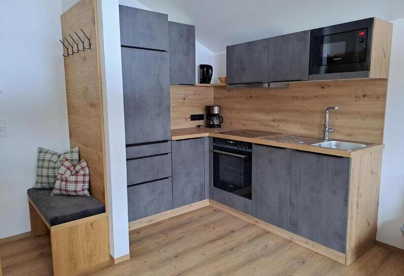 פנסיון Zimmer & Appartements Schwarzenbacher Sonja & Konrad