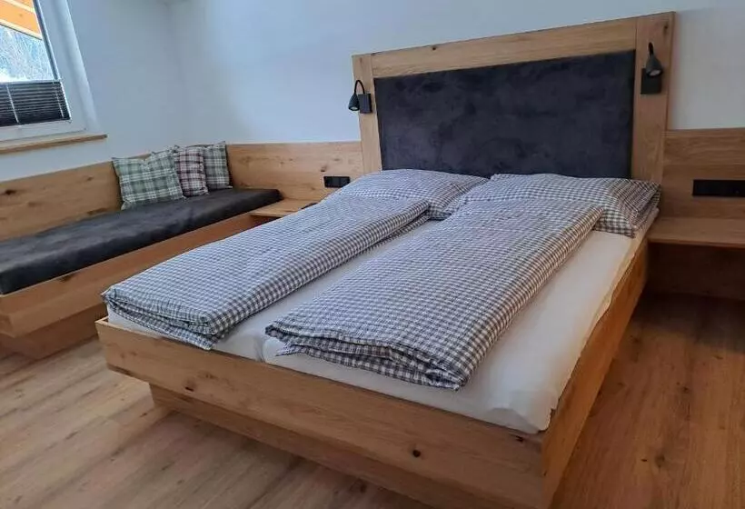 ペンション Zimmer & Appartements Schwarzenbacher Sonja & Konrad