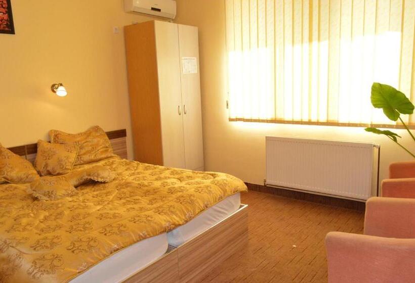 Pensiunea Beverly Hills