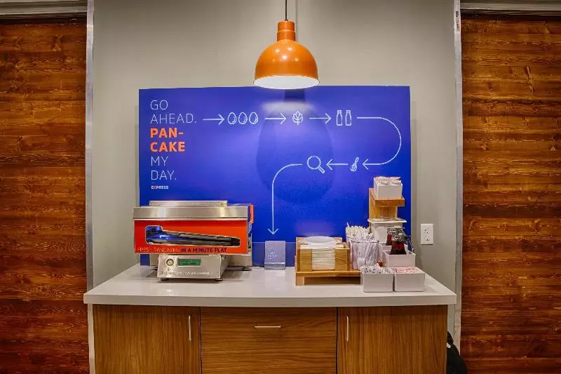 ホテル Holiday Inn Express & Suites   San Jose Airport, An Ihg