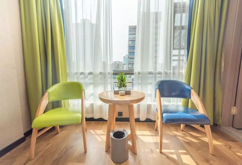 Hotelli Ibis Styles Fuzhou Wuyi Square
