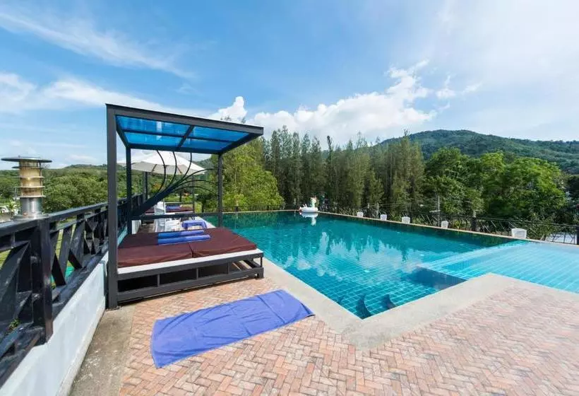 Hotelli Nice Bangtao Beach