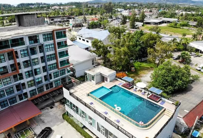 Hotelli Nice Bangtao Beach