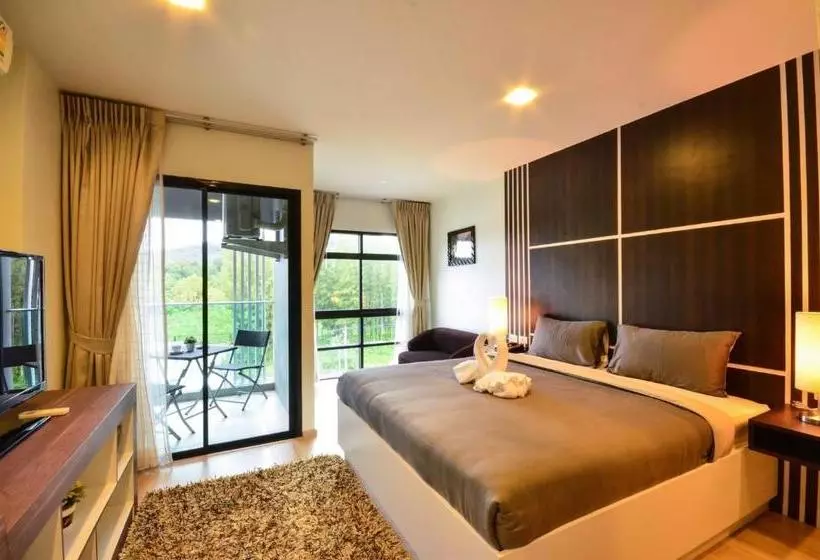 Hotelli Nice Bangtao Beach