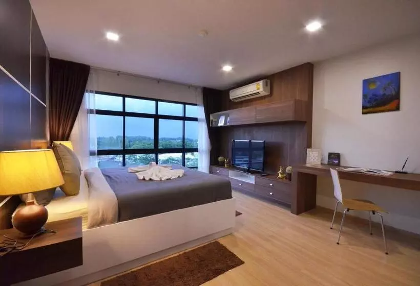Hotelli Nice Bangtao Beach
