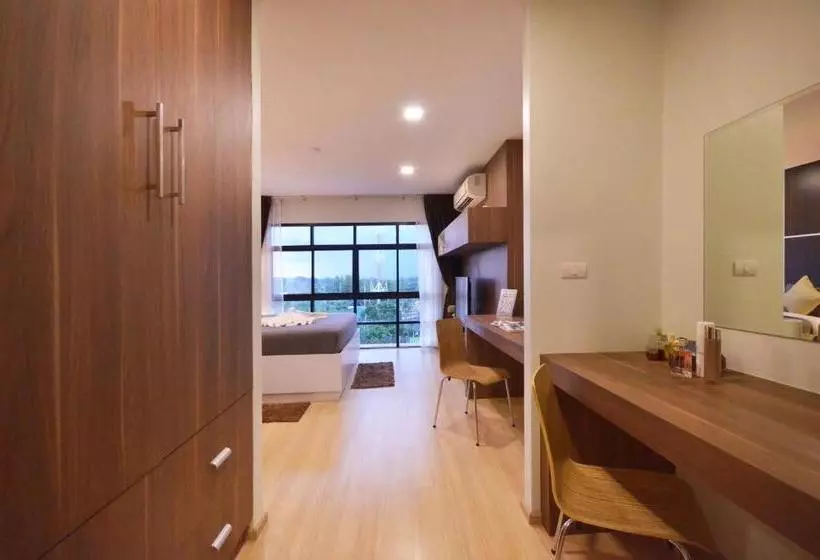 Hotelli Nice Bangtao Beach