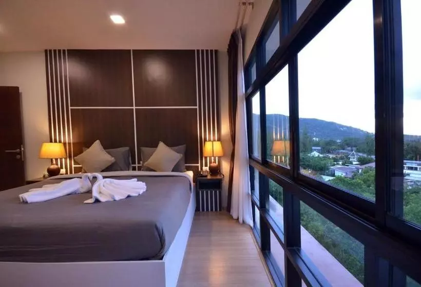 Hotelli Nice Bangtao Beach
