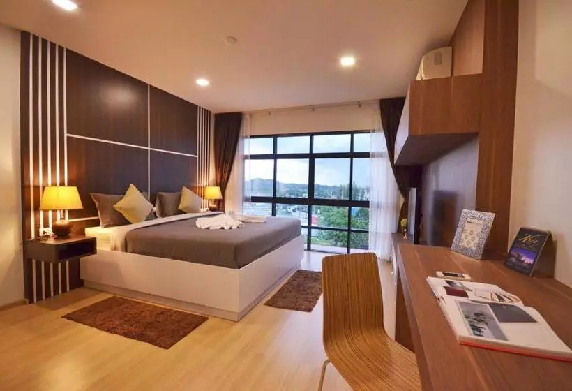 Hotelli Nice Bangtao Beach