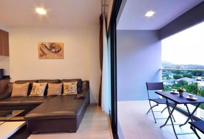 Hotelli Nice Bangtao Beach