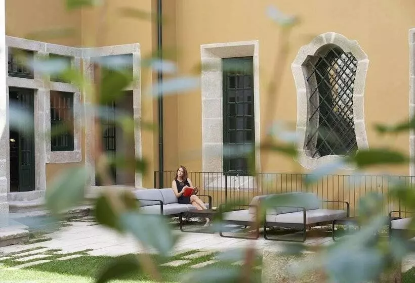 هتل Portobay Flores