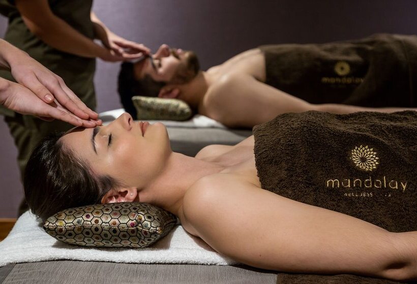 هتل Portobay Flores