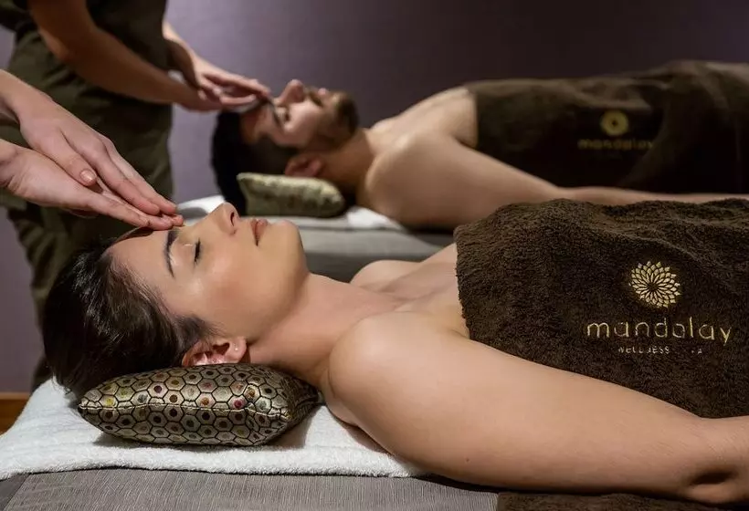 هتل Portobay Flores