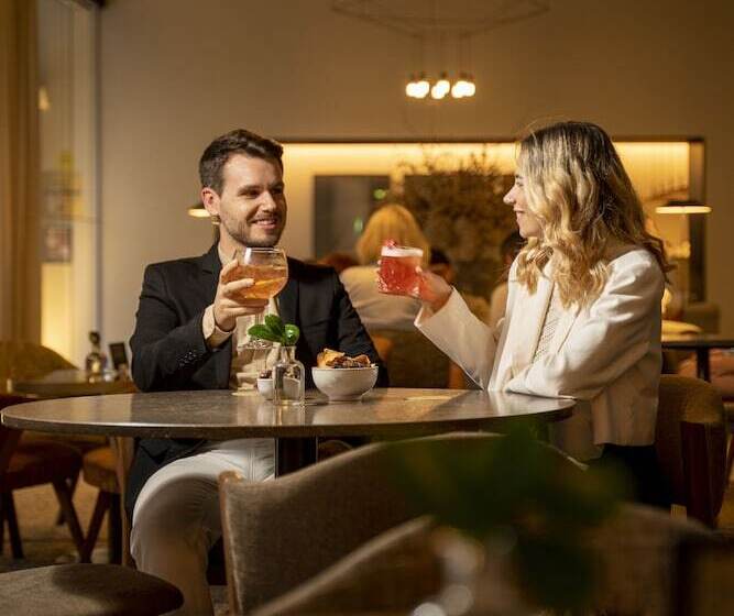 هتل Portobay Flores