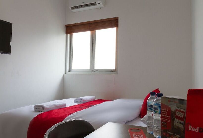 בית מלון כפרי Reddoorz @ Malabar Street