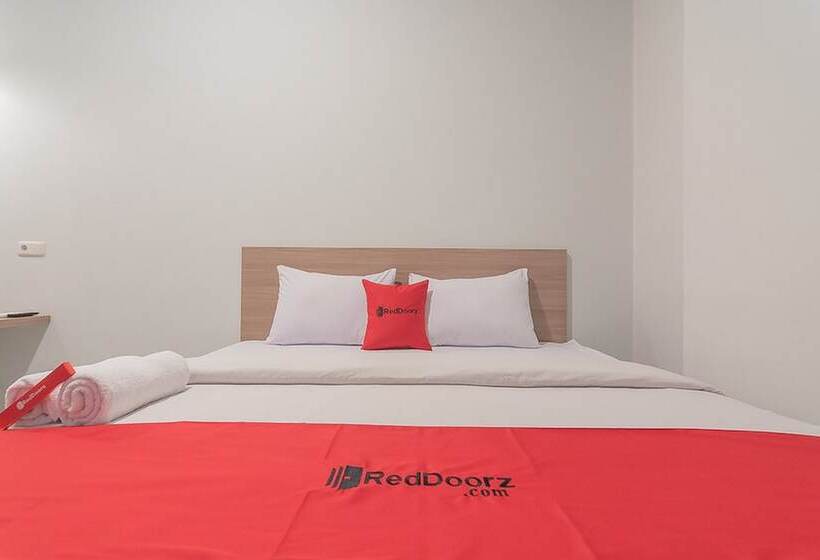 בית מלון כפרי Reddoorz @ Malabar Street