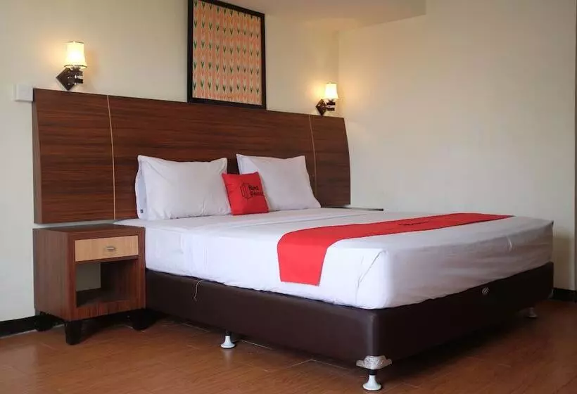 Hotelli Reddoorz Plus Near Senen