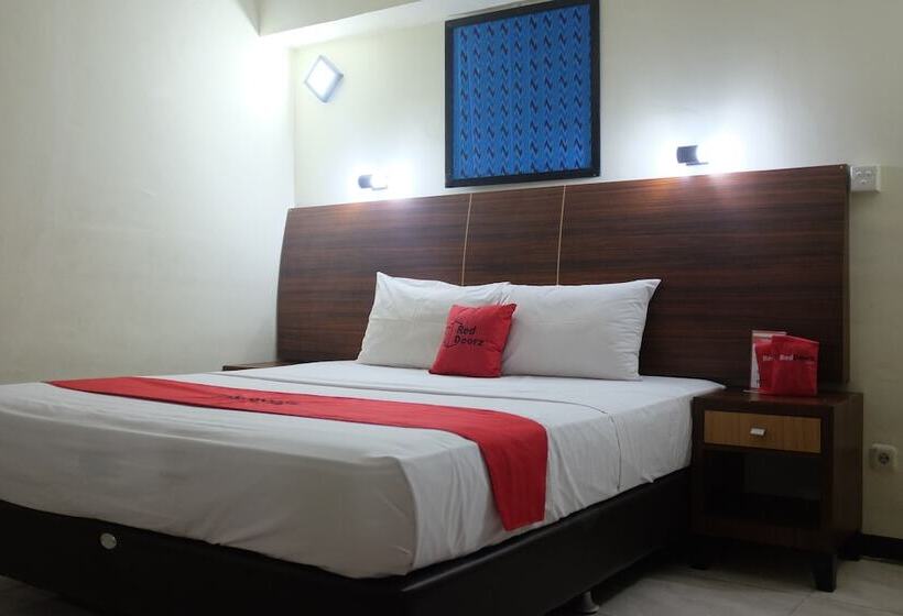 فندق Reddoorz Plus Near Senen