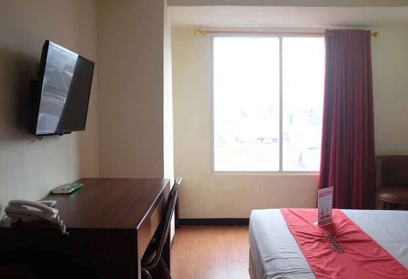 فندق Reddoorz Plus Near Senen