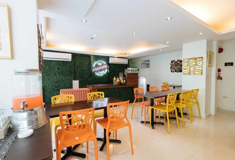 בית מלון כפרי Reddoorz Plus @ Poblacion Makati