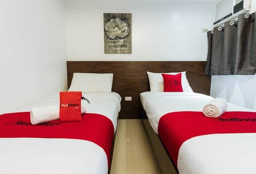 בית מלון כפרי Reddoorz Plus @ Poblacion Makati