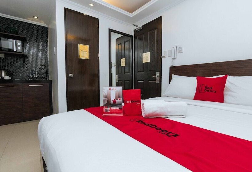בית מלון כפרי Reddoorz Plus @ Poblacion Makati