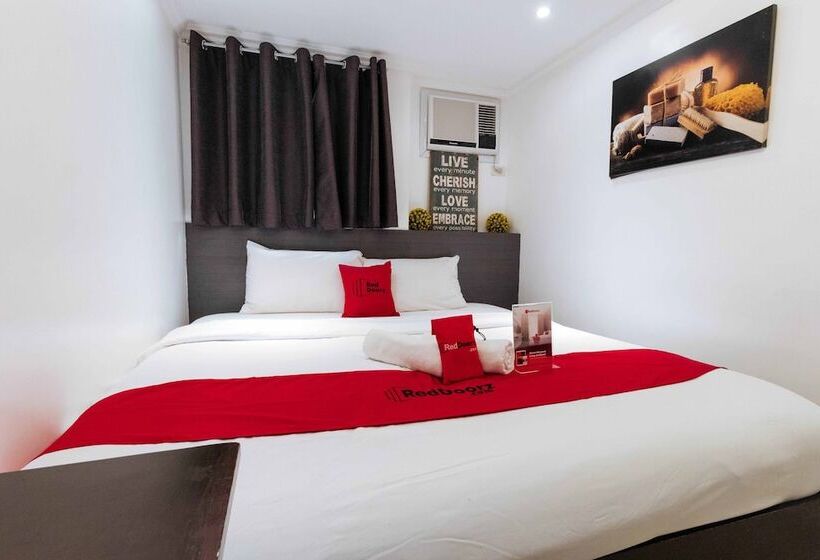 בית מלון כפרי Reddoorz Plus @ Poblacion Makati