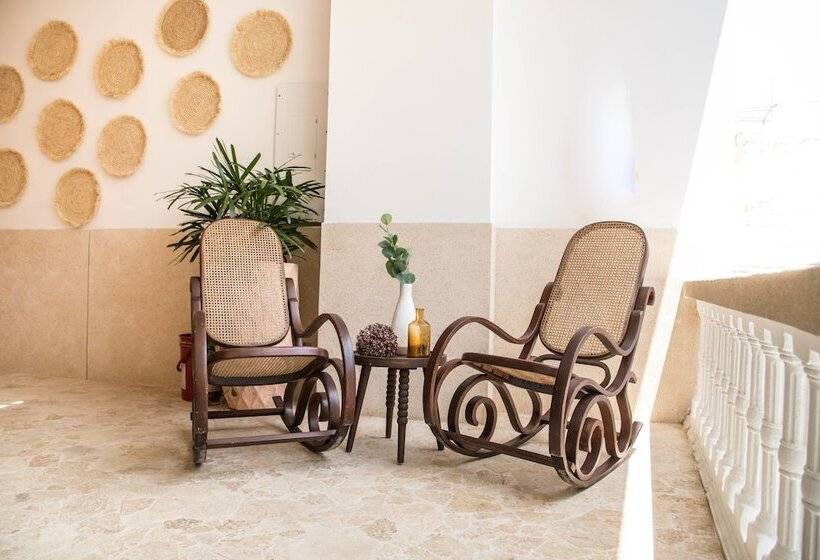 هتل Soy Local Insignia