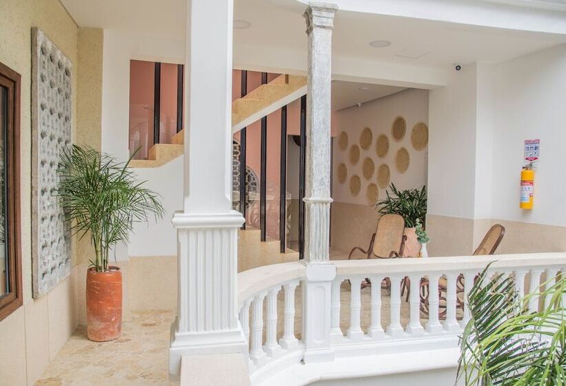 هتل Soy Local Insignia