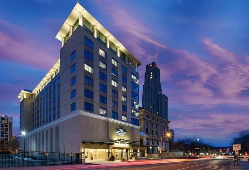 The Oaklander Hotel, Autograph Collection