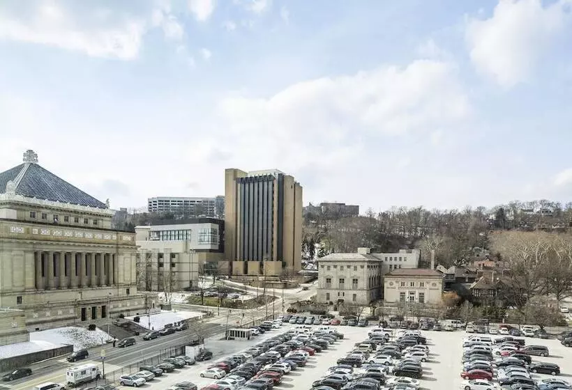 The Oaklander Hotel, Autograph Collection