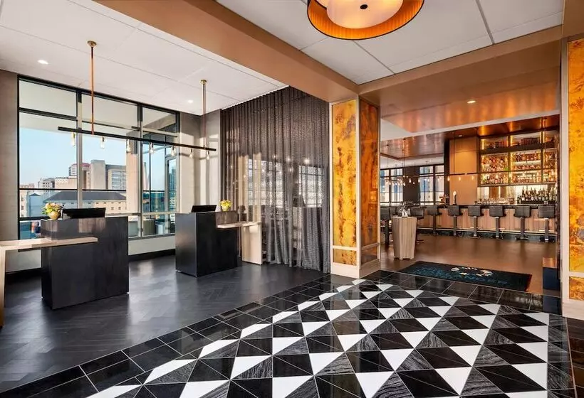 The Oaklander Hotel, Autograph Collection