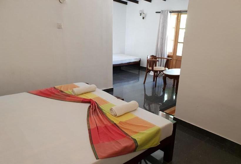 فندق Thiranagama Beach