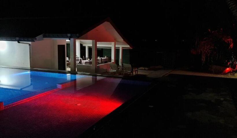 فندق Thiranagama Beach