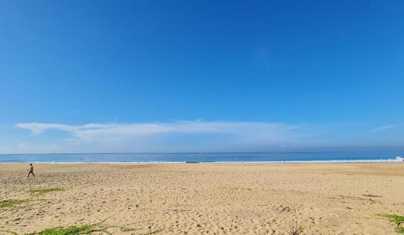 فندق Thiranagama Beach