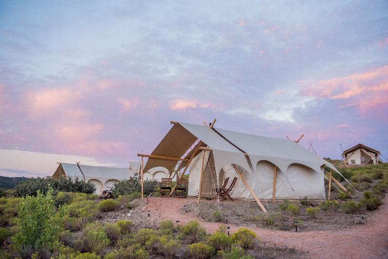 Отель Under Canvas Zion