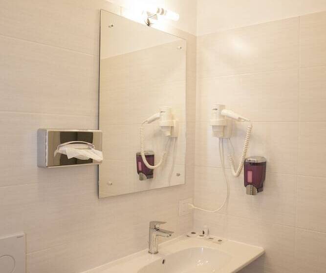 هتل & Wellness Stella Delle Langhe